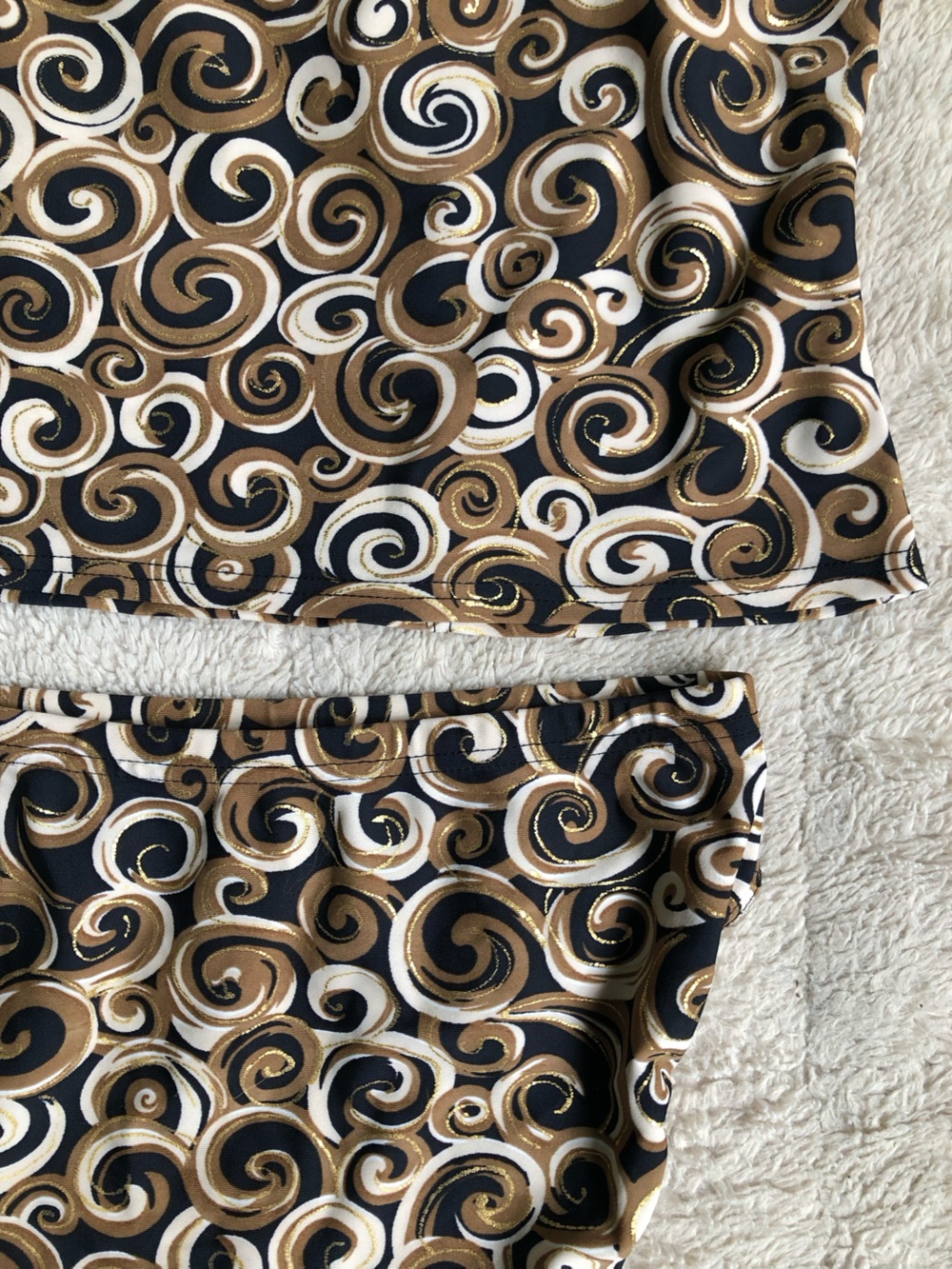 90s Y2K Swirl Print Retro Two-Piece Tankini Swim Set in Black, Gold & White - Picture 8 of 14